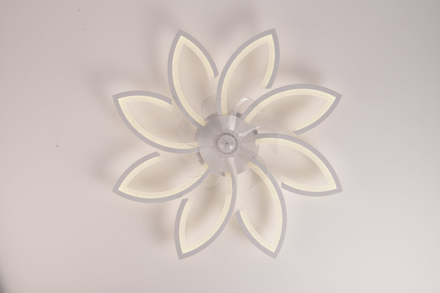 Ventilador de Techo con Luz LED A8003 - 8 Pétalos, 39 Pulgadas, CCT Ajustable 3000K-6000K, Motor DC, Color Blanco