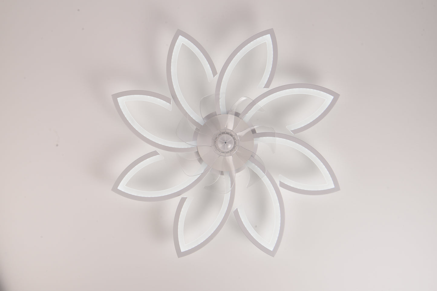 Ventilador de Techo con Luz LED A8003 - 8 Pétalos, 39 Pulgadas, CCT Ajustable 3000K-6000K, Motor DC, Color Blanco