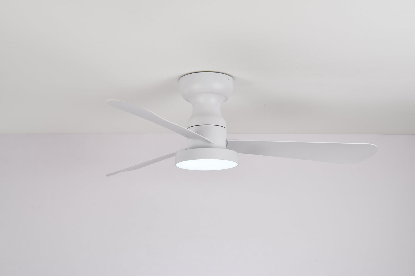 Ventilador de Techo LED 42" Multifunción, Motor DC 30W, 6 Velocidades, CCT 3000K-6000K, IP20, Blanco/Madera