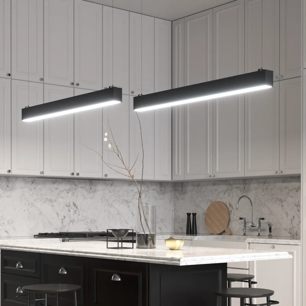 Luces lineales LED iluminando una cocina moderna