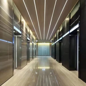 Ejemplo de instalación de perfil de aluminio LED en pared y techo