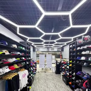 Iluminación LED hexagonal eficiente para espacios de trabajo